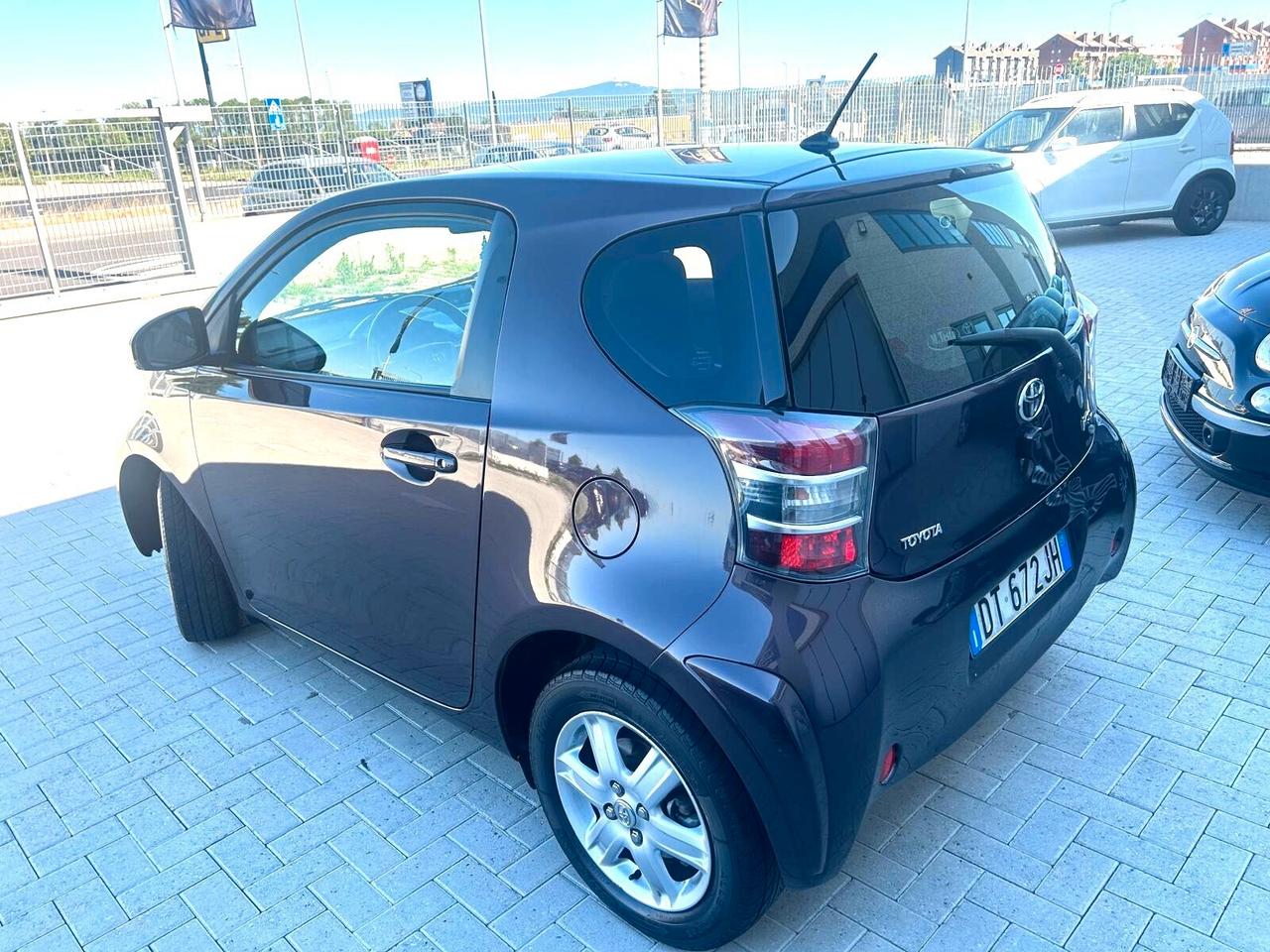 Toyota iQ 1.0 Multidrive