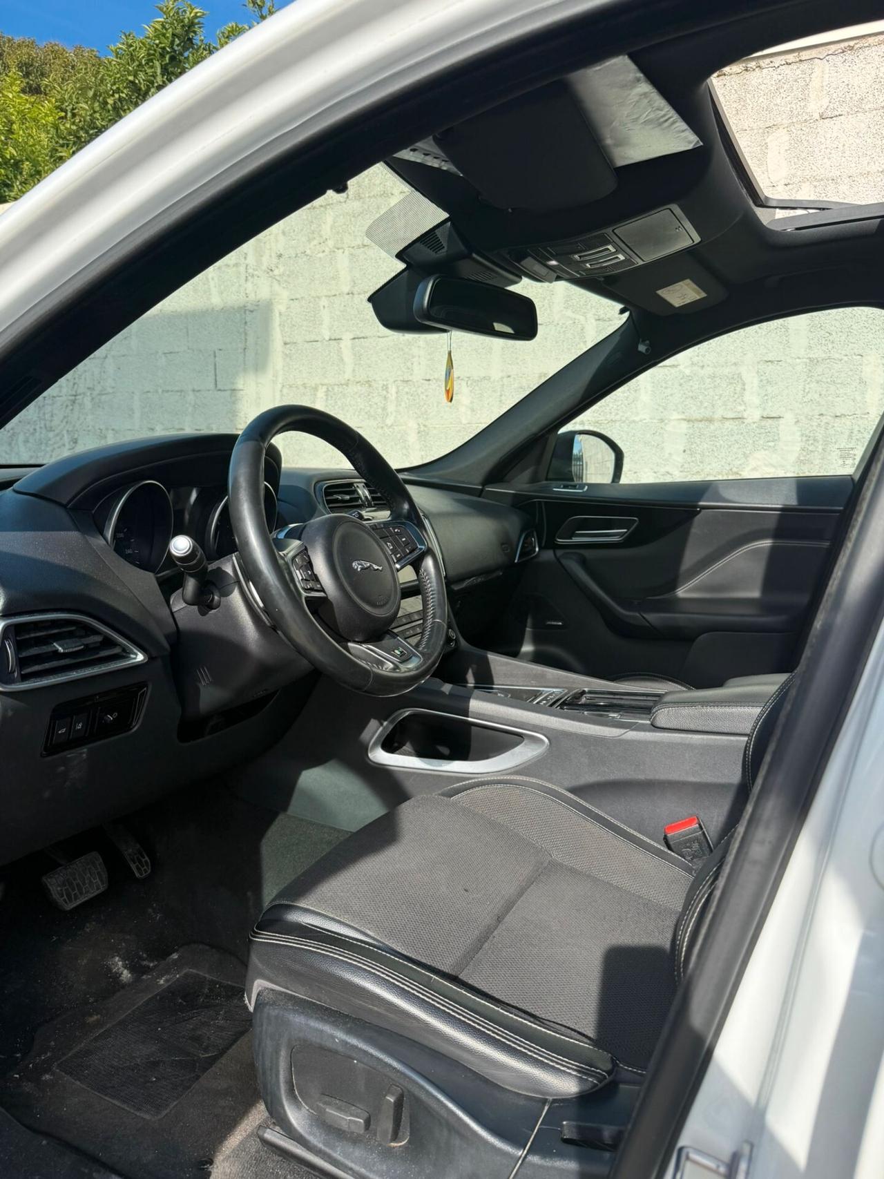 Jaguar F-Pace 2.0 D 180 CV R-Sport
