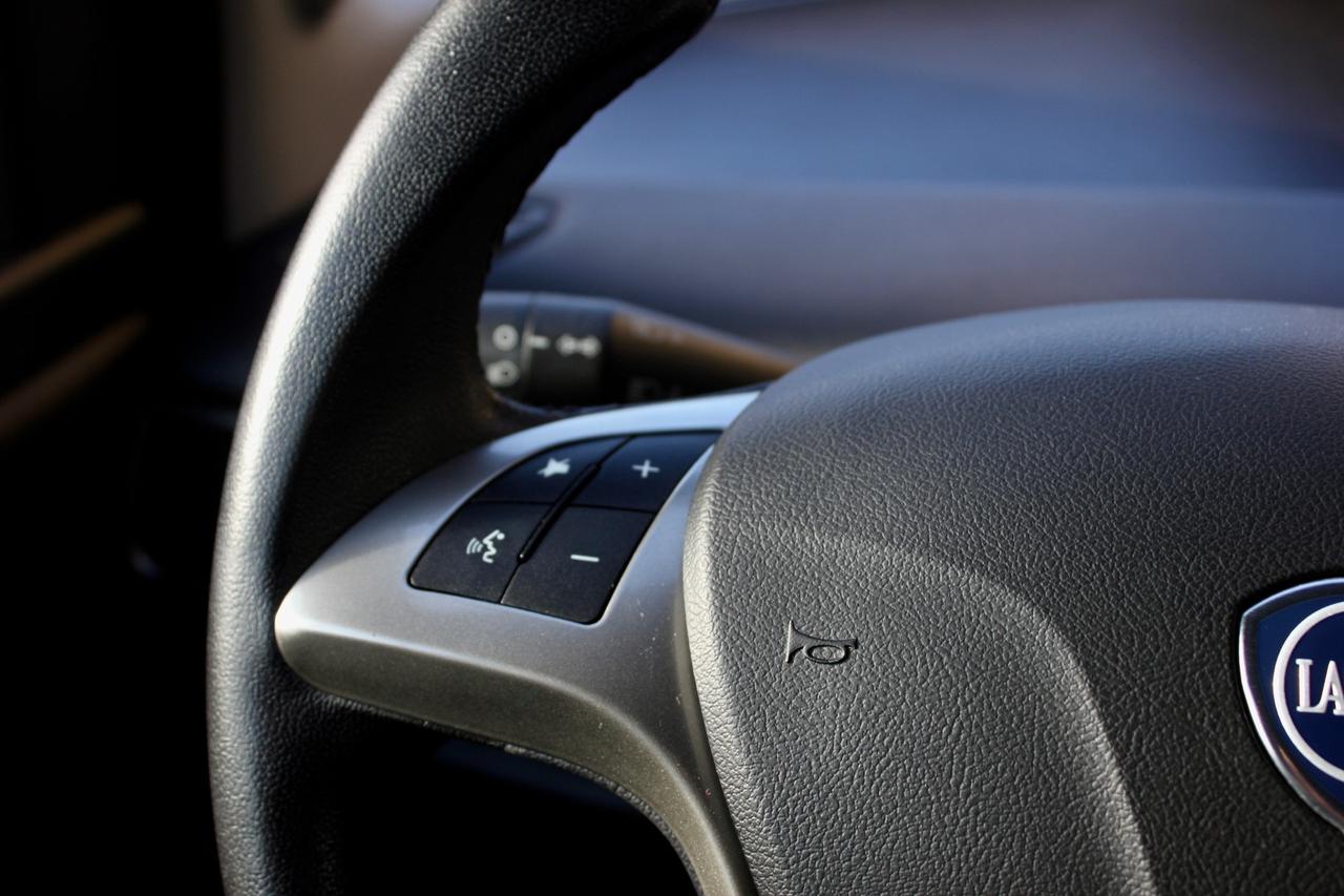 Lancia Ypsilon 1.2 69 CV 5 porte GPL Ecochic Gold SENSORI POST.