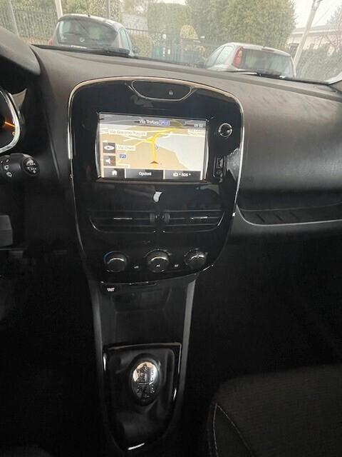 RENAULT CLIO 1.2 75CV LIVE+NAVI OK NEOPATENTATI