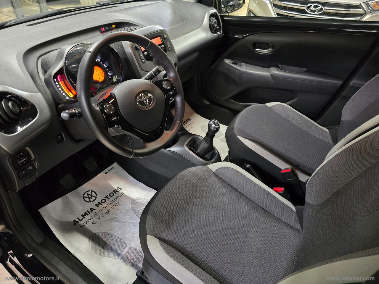 TOYOTA Aygo Connect 1.0 VVT-i 72 CV 5p. x-play