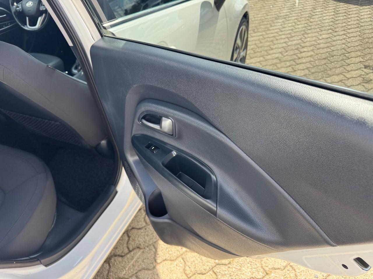 Kia Rio 1.4 CRDi 5p. Cool neopatentati euro 6