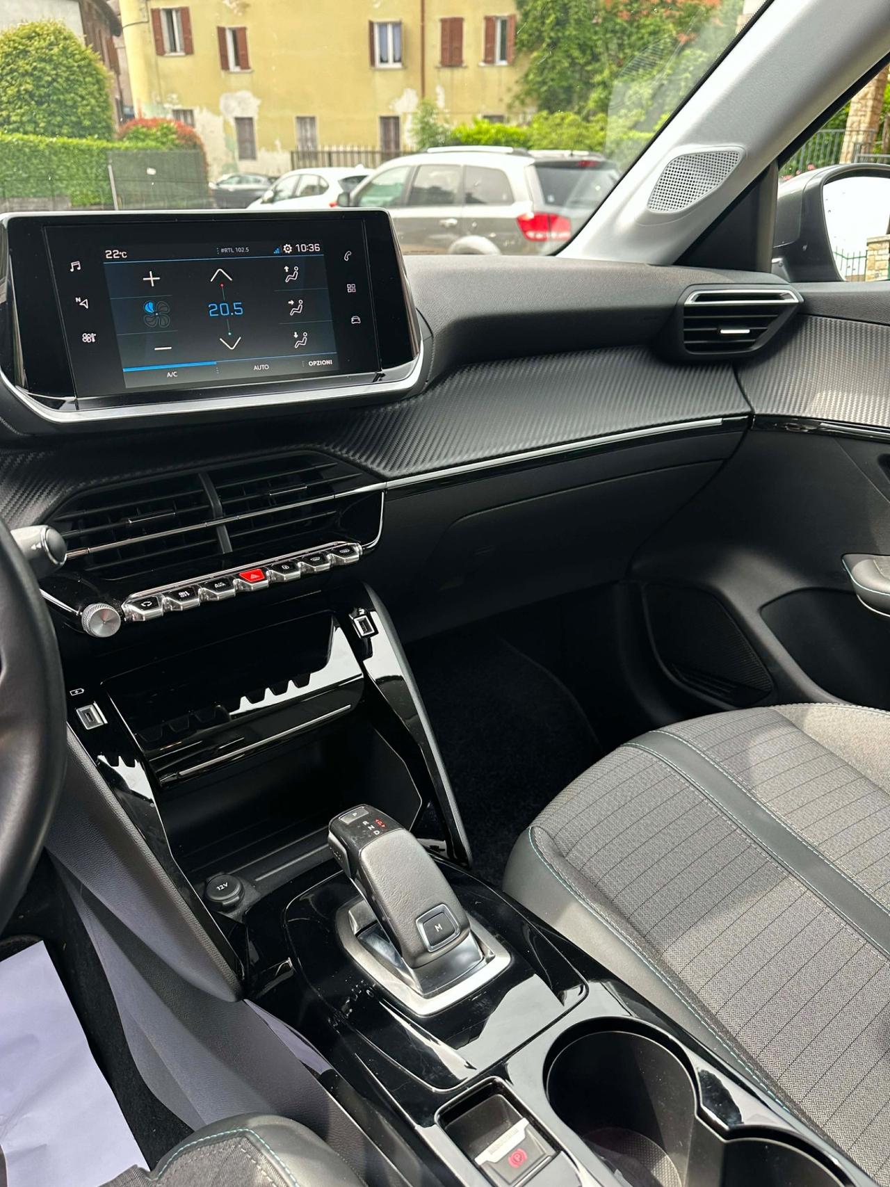Peugeot 208 100 5P AUTOMATICA ALLURE NAVI 3D COCKPIT FULLOPT