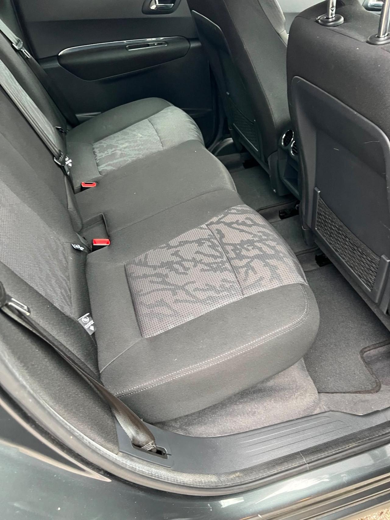 Peugeot 3008 1.6 HDi 110CV Business