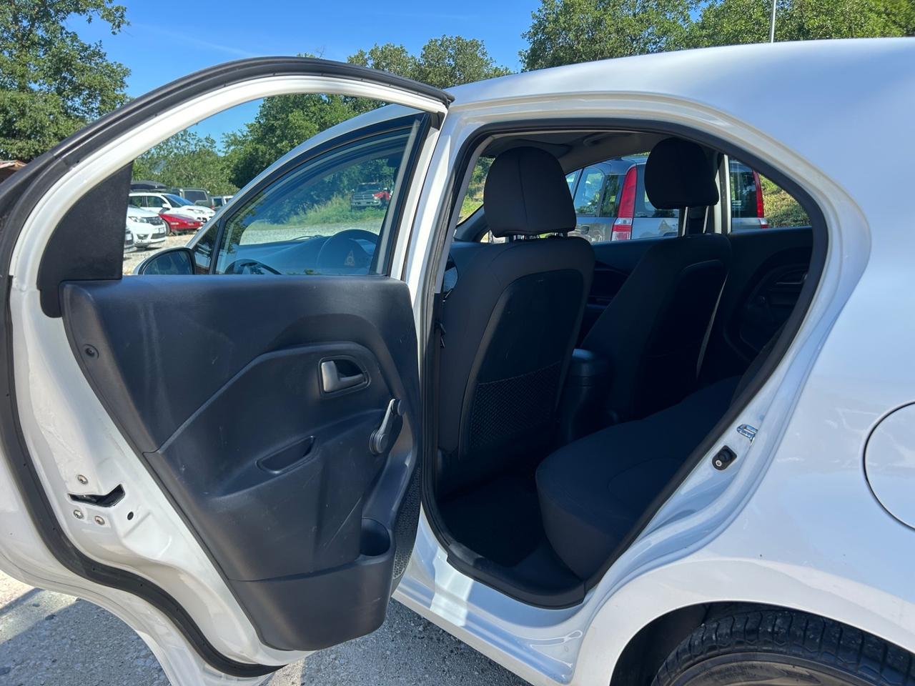 Kia Rio 1.2 CVVT 5p. Cool neopatentati rate permute