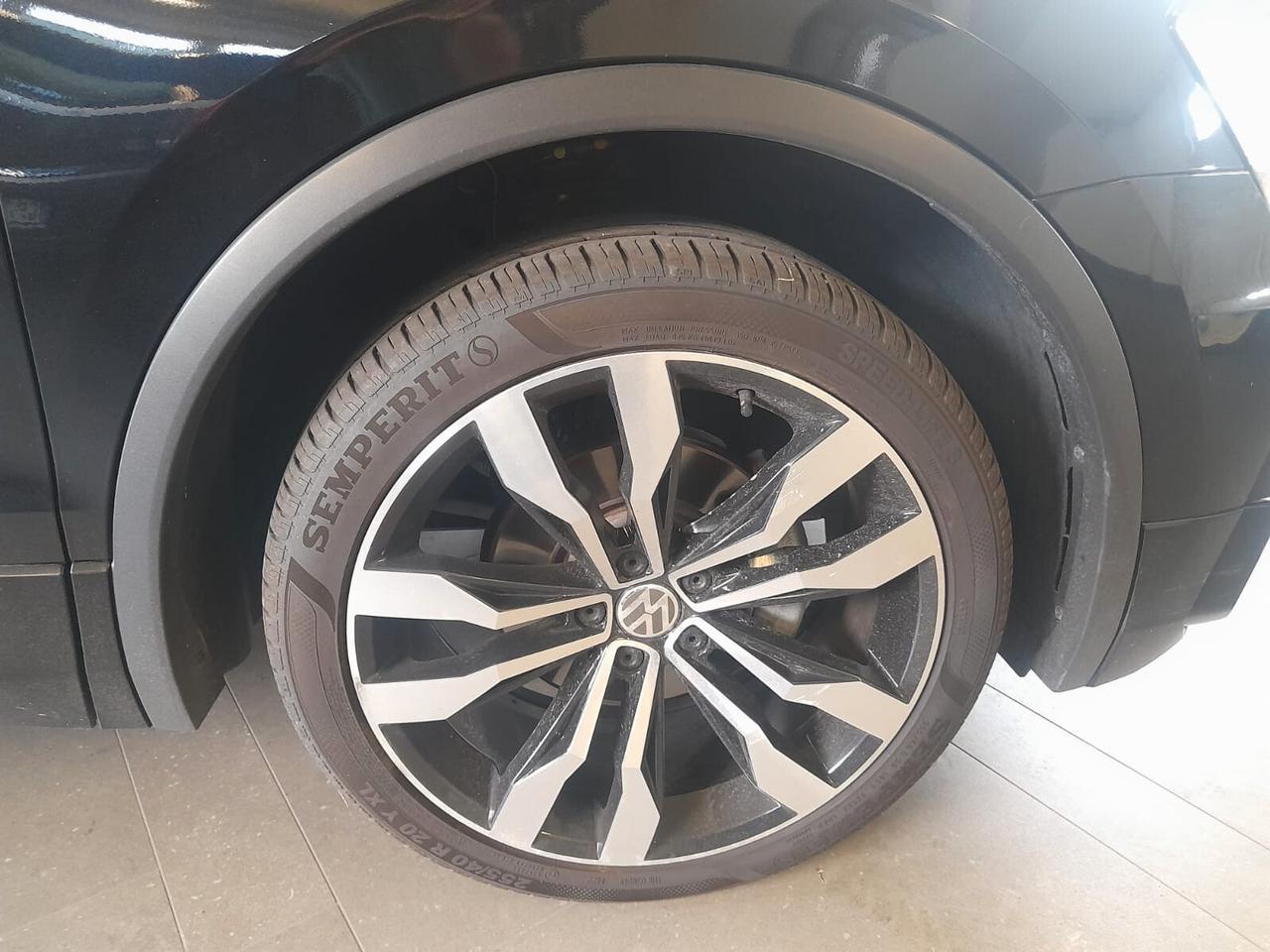 Volkswagen Tiguan 2.0 TDI SCR 4MOTION Sport R-Line