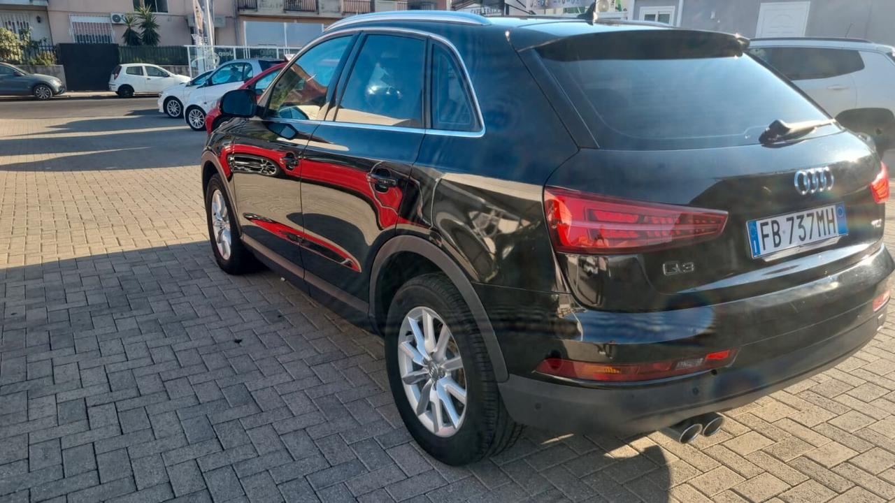 Audi Q3 2.0 TDI 150 CV Business