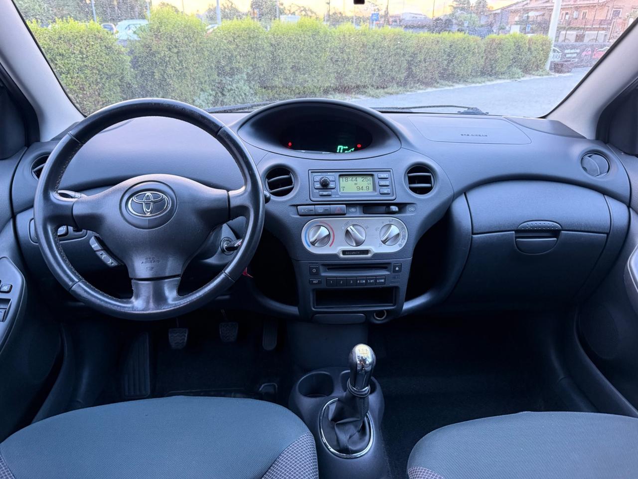 Toyota Yaris 1.3i 16V cat 5 porte Sol Blue