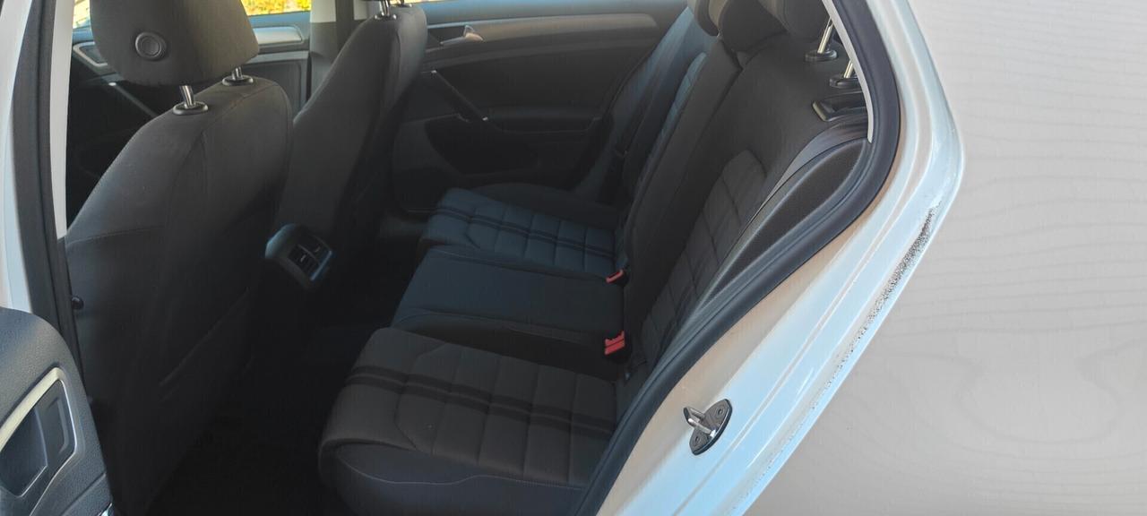 Volkswagen Golf 1.6 TDI 110 CV 5p. R-LINE