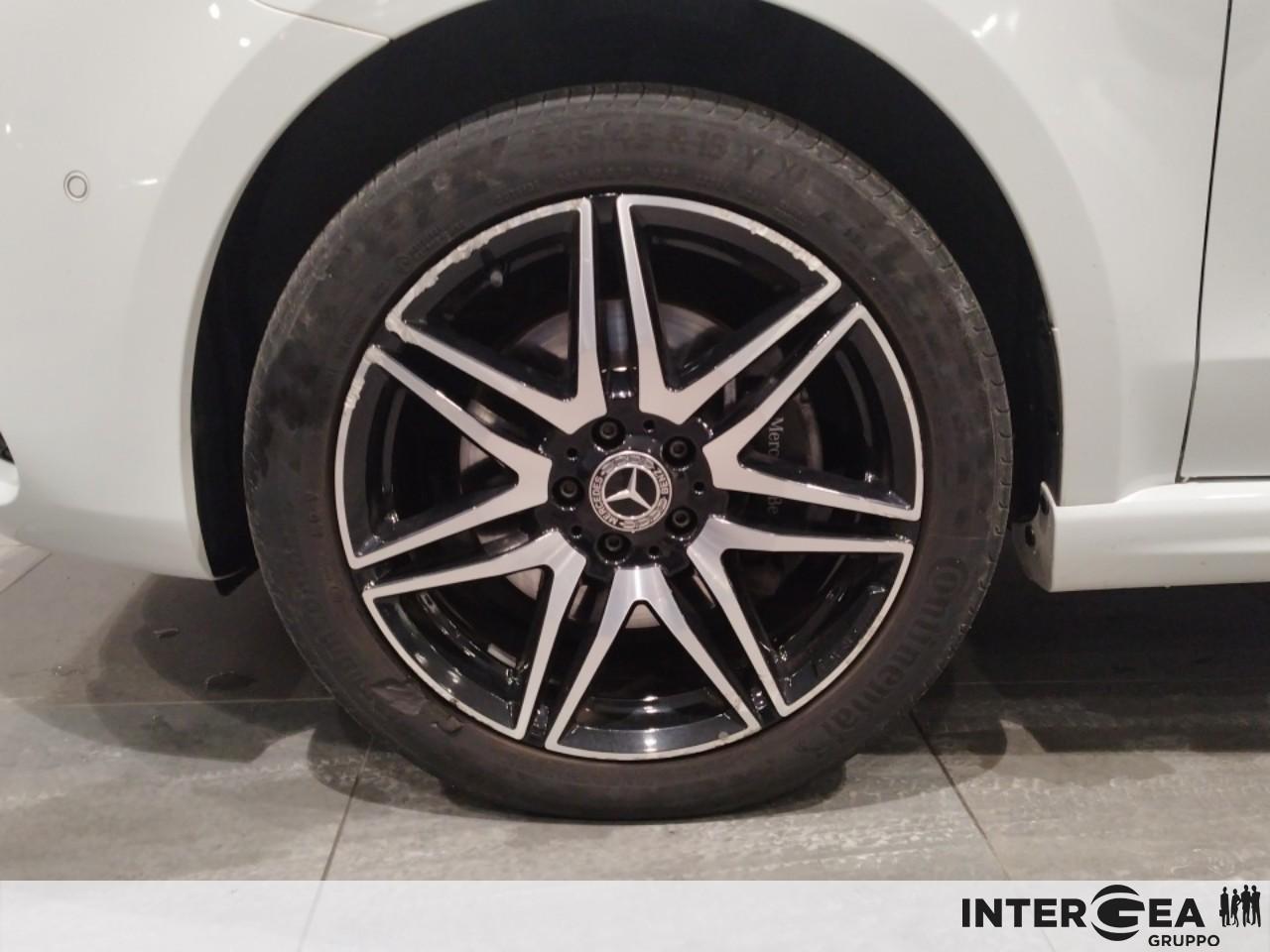 Mercedes-Benz V Long 250 d Sport Business 4matic auto