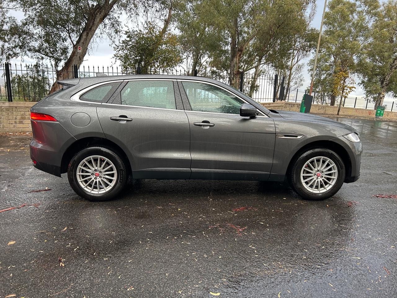 Jaguar F-Pace 2.0 D 180 CV AWD
