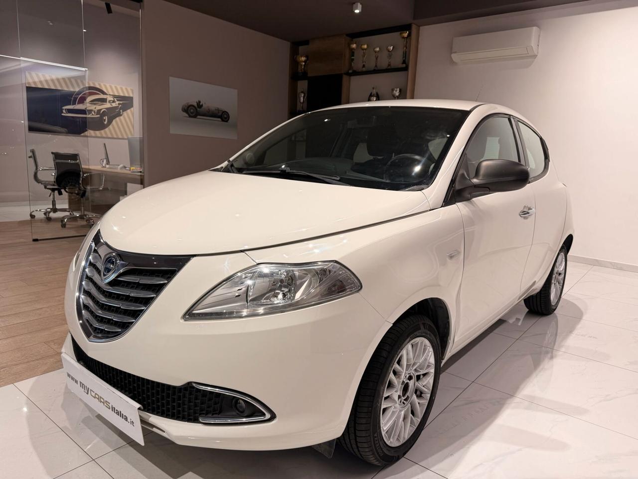 Lancia Ypsilon 1.2 69 CV 5 porte Platinum
