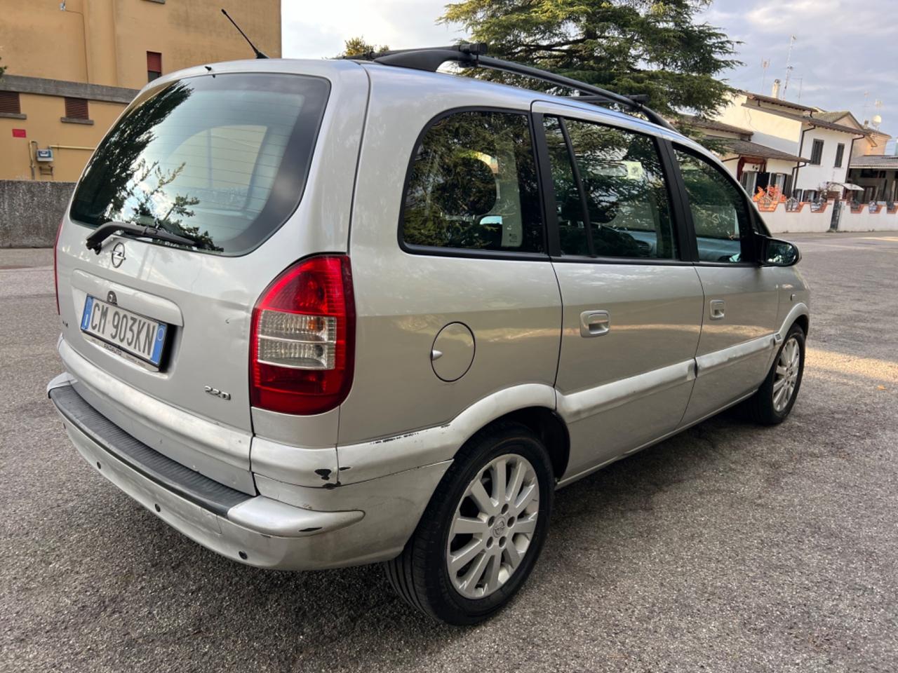 Opel Zafira 7 posti 2.2