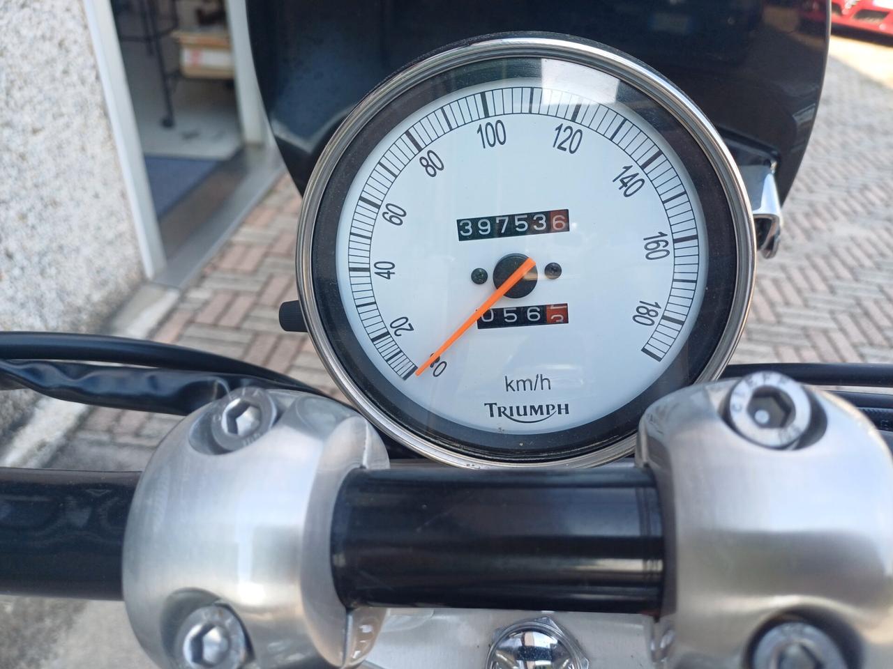 Triumph SpeedMaster preparazione Mr.Martini