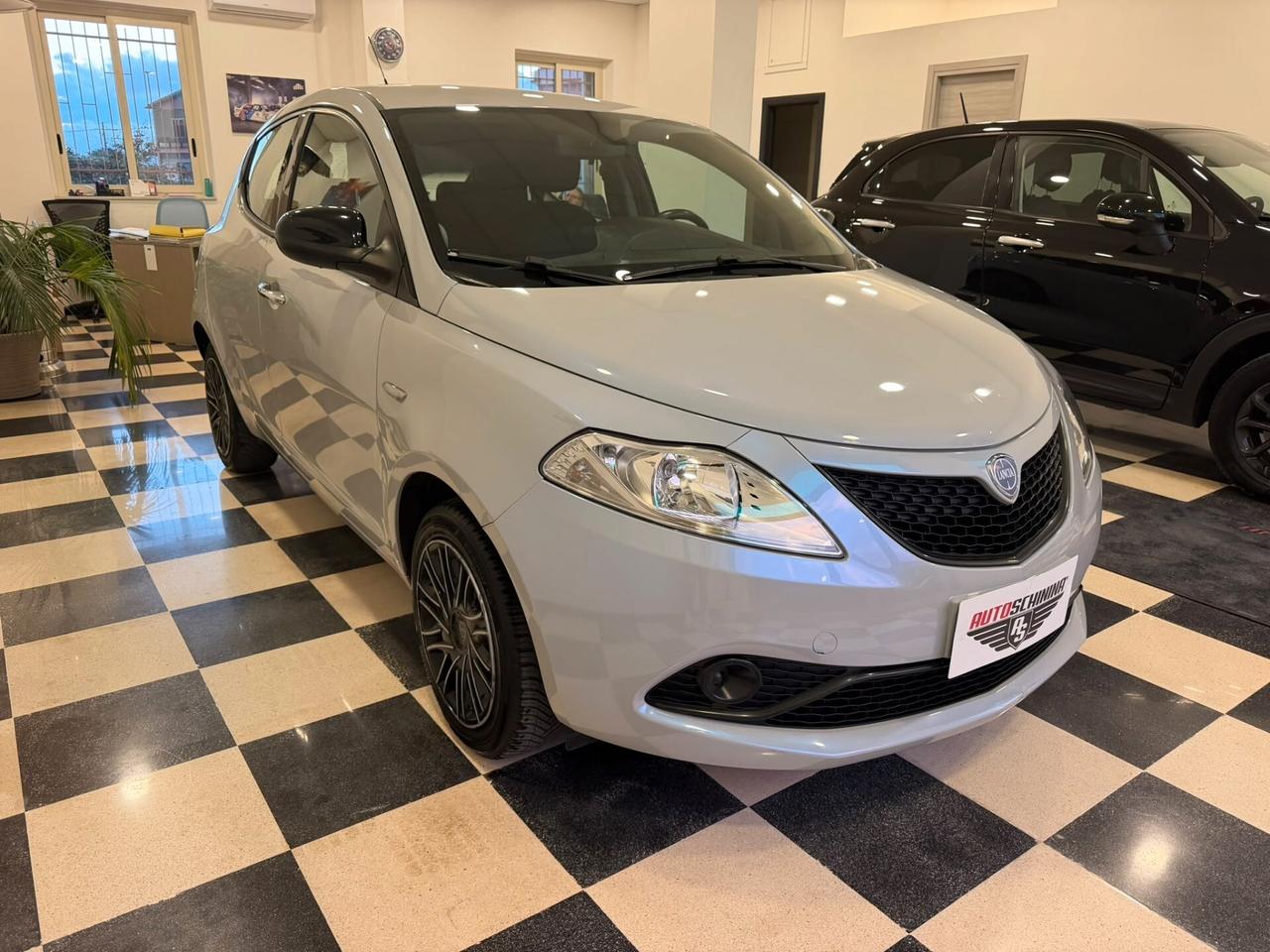 Lancia Ypsilon 1.2 69 CV 5 porte Gold
