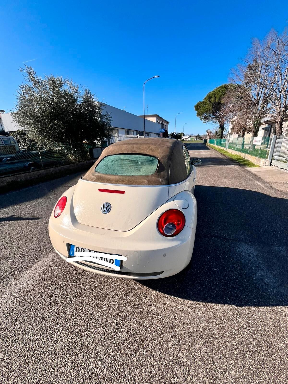 Volkswagen New Beetle 1.6 Cabrio