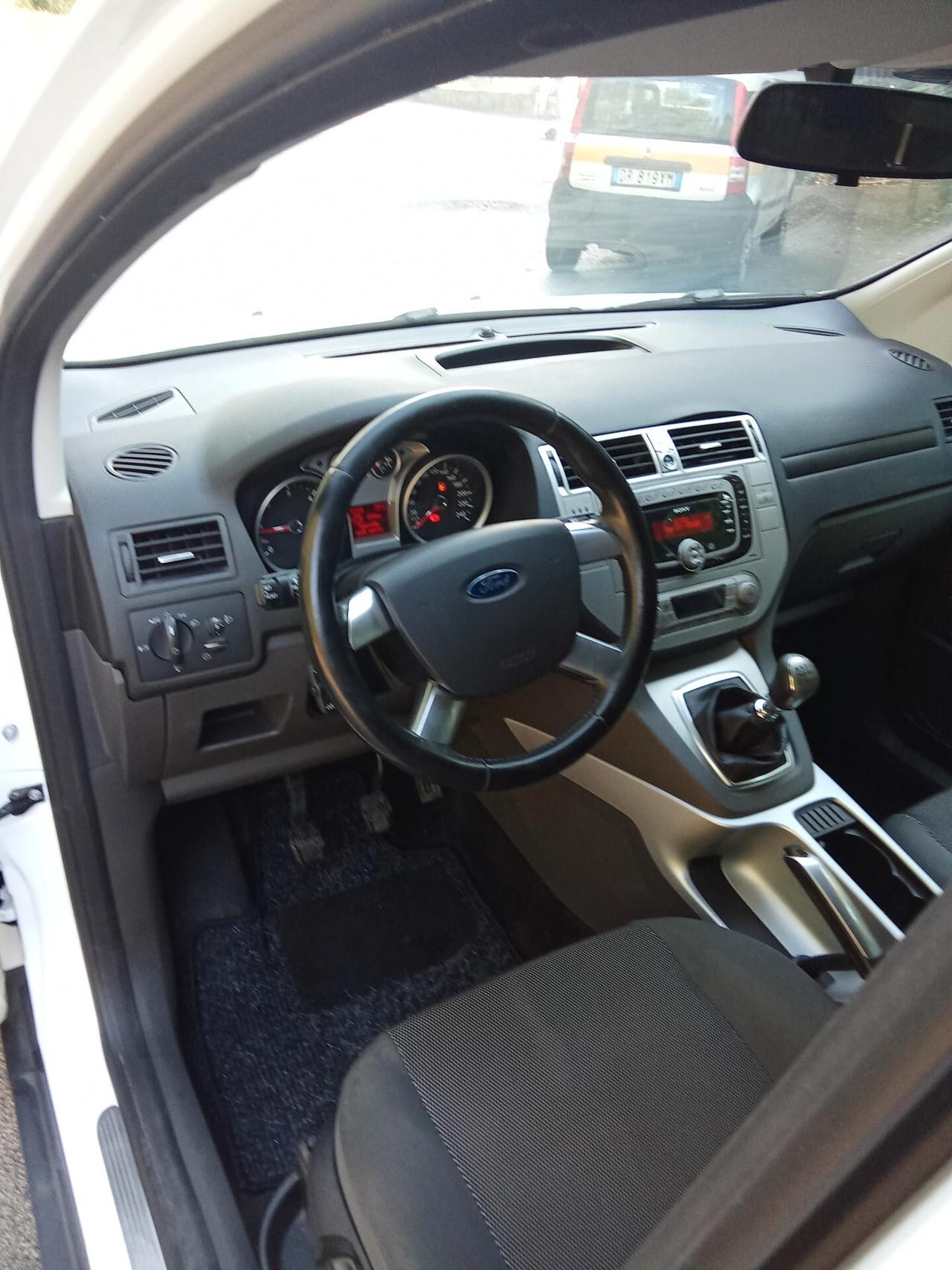 Ford Kuga 2.0 TDCi 140 CV 012