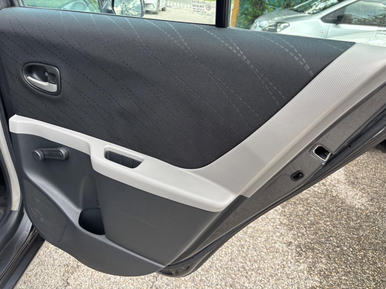 Toyota Yaris 1.3 5 porte Navi OK Neopatentati