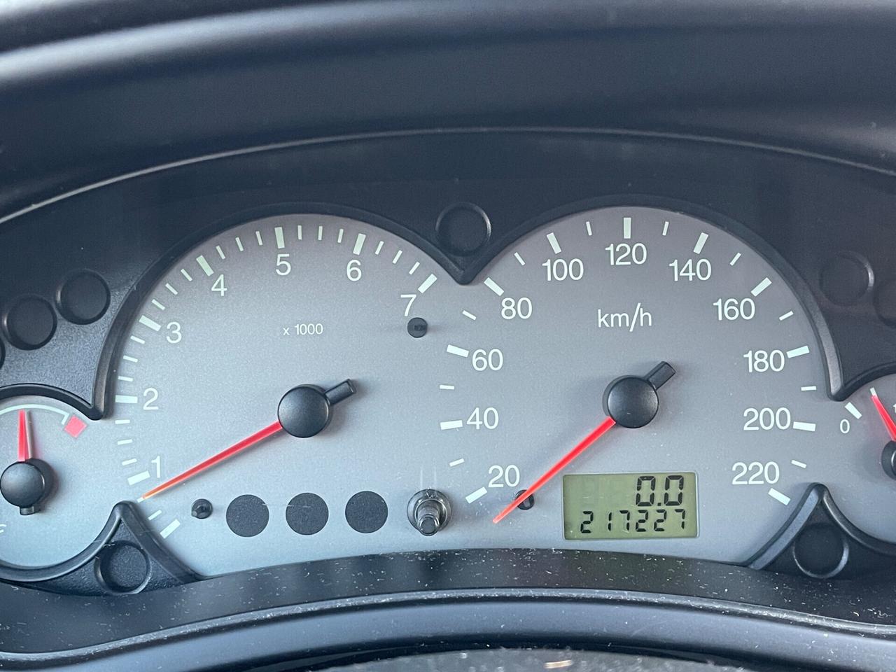 Ford Focus 1.6i benzina uni prop