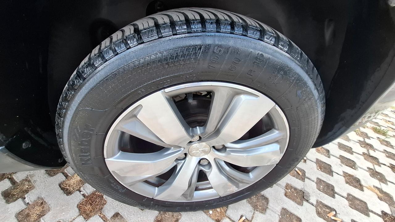 Peugeot 2008 PureTech 82 ETG5 S&S Allure