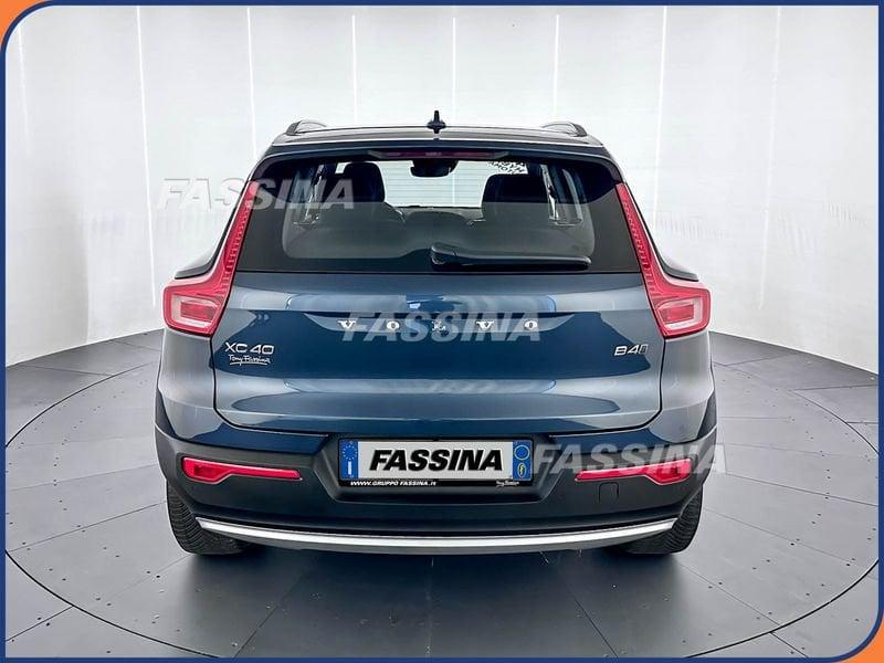 Volvo XC40 XC40 2.0 b4 Momentum Pro awd auto