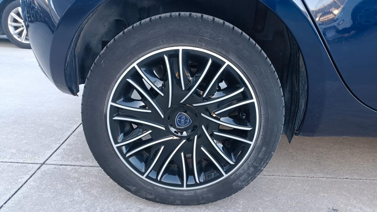 Lancia Ypsilon 1.2 69 CV 5 porte GPL Ecochic Gold