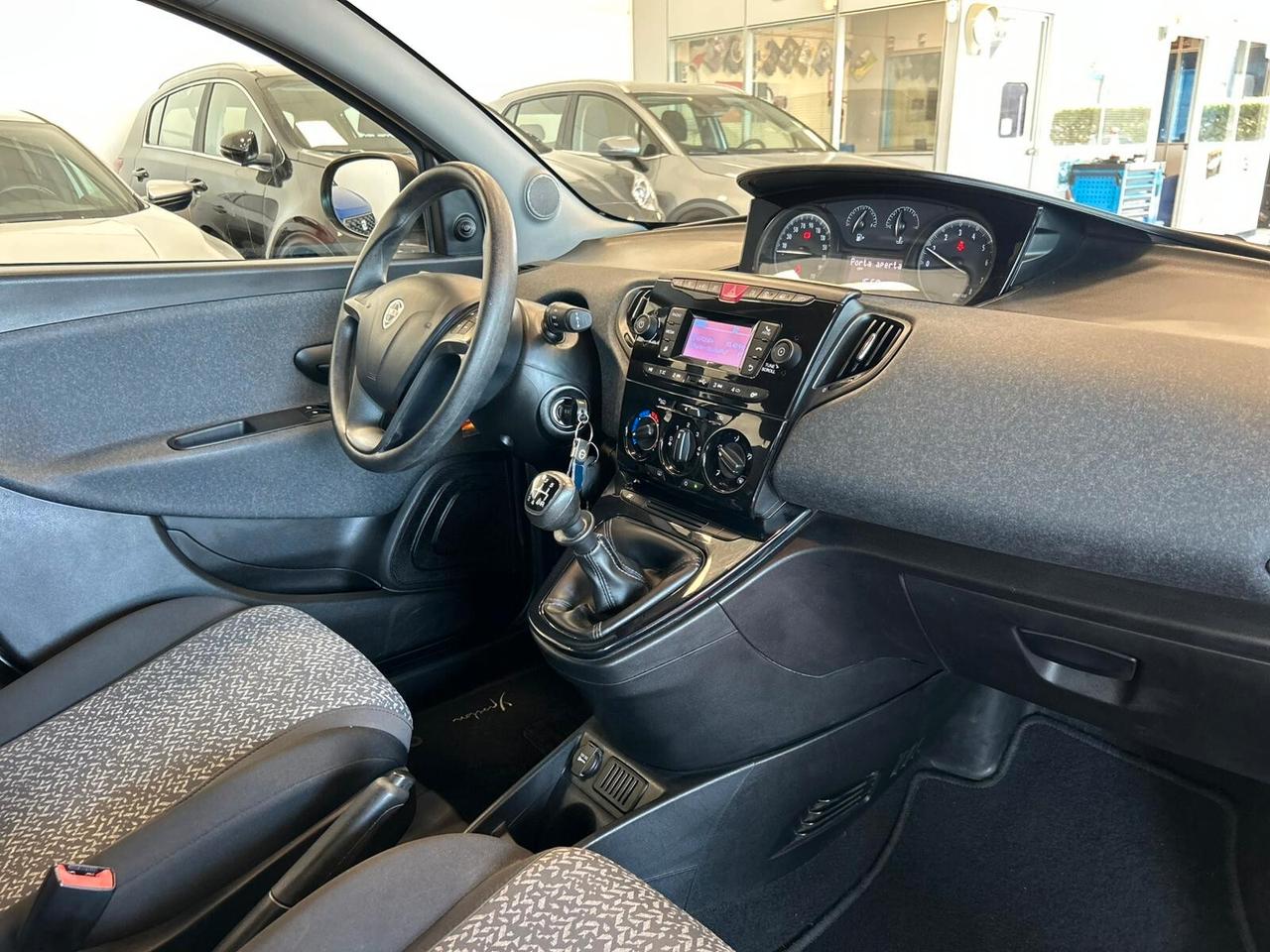 Lancia Ypsilon 1.2 69 CV 5 porte S&S Gold