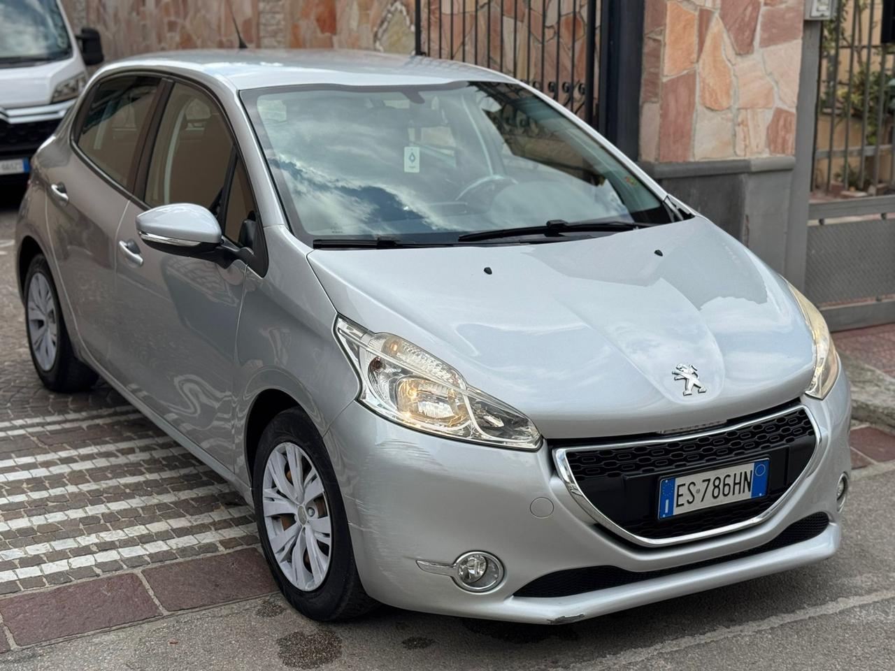 Peugeot 208 1.2 VTi 82 CV 5 porte Allure
