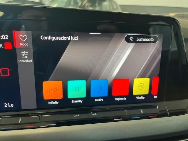 Volkswagen Golf 2.0 TDI DSG SCR Life 115 CV