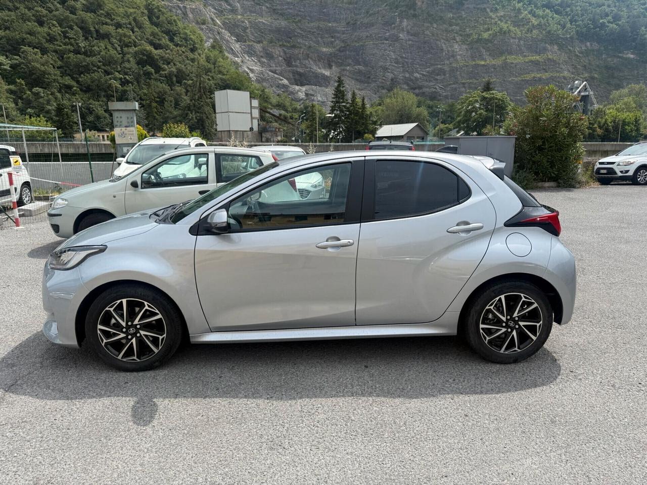 Toyota Yaris 1.5 Hybrid 5 porte Trend