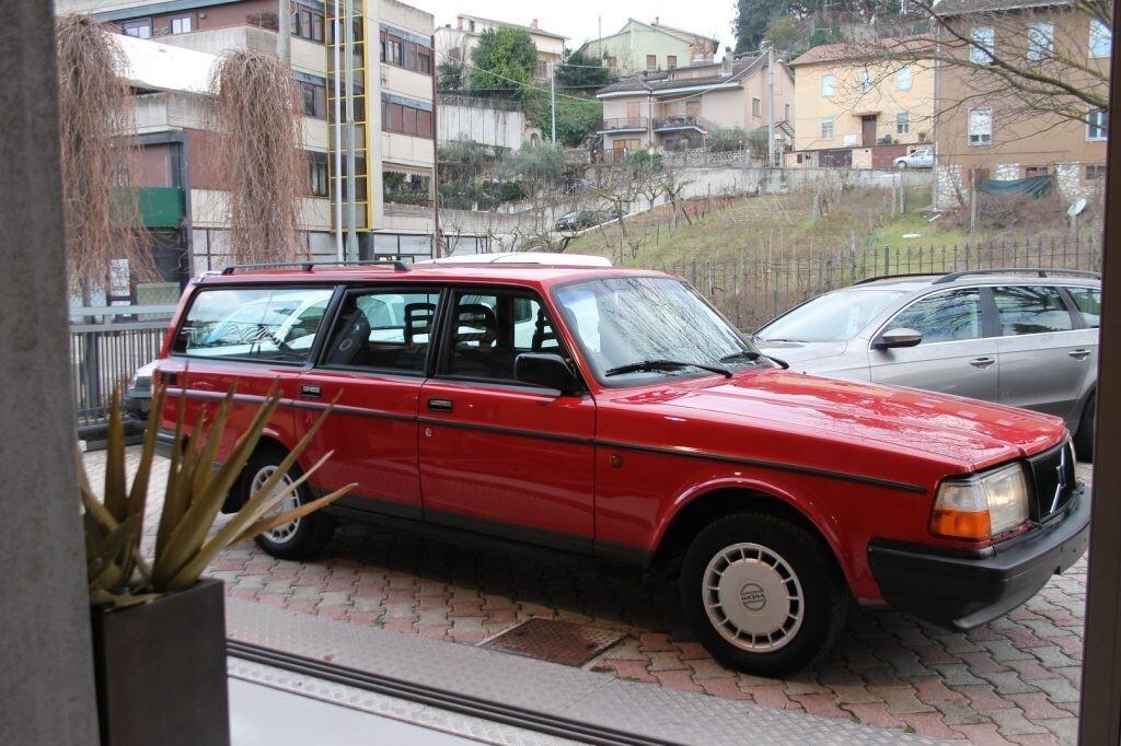 VOLVO 240 2.0 cat Station Wagon Polar