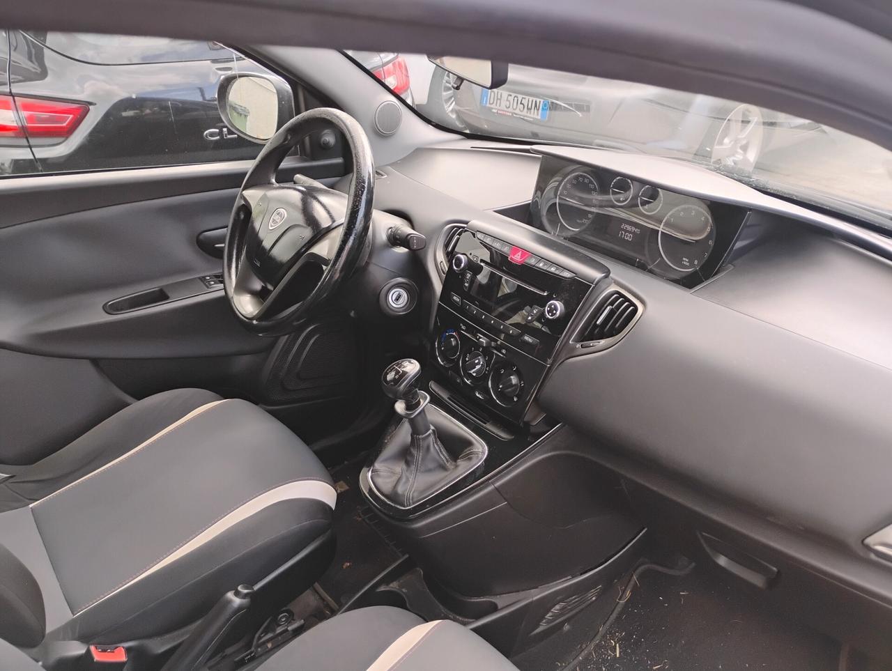 Lancia Ypsilon 1.2 69 CV 5 porte GPL Ecochic Gold