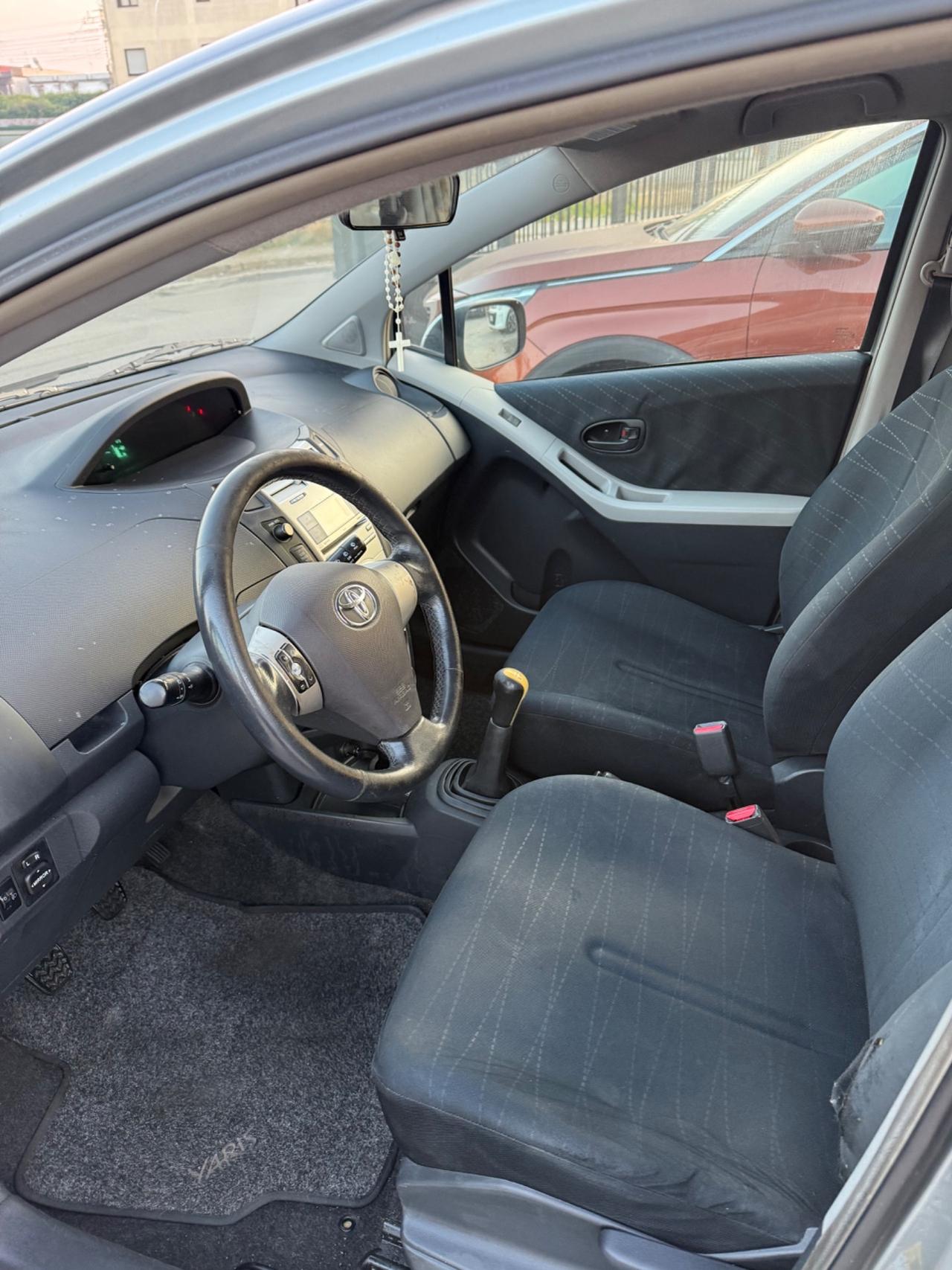 Toyota Yaris 1.0 5 porte Sol