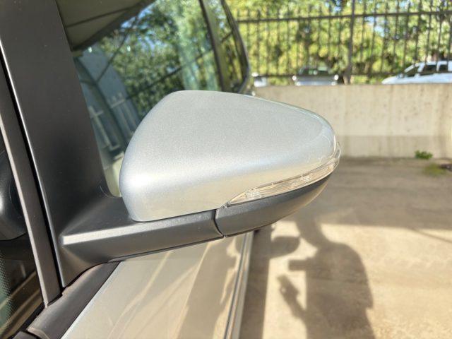 VOLKSWAGEN Touran 1.6 TDI DPF Comfortline BMT 7 POSTI IN PRONTA CONS