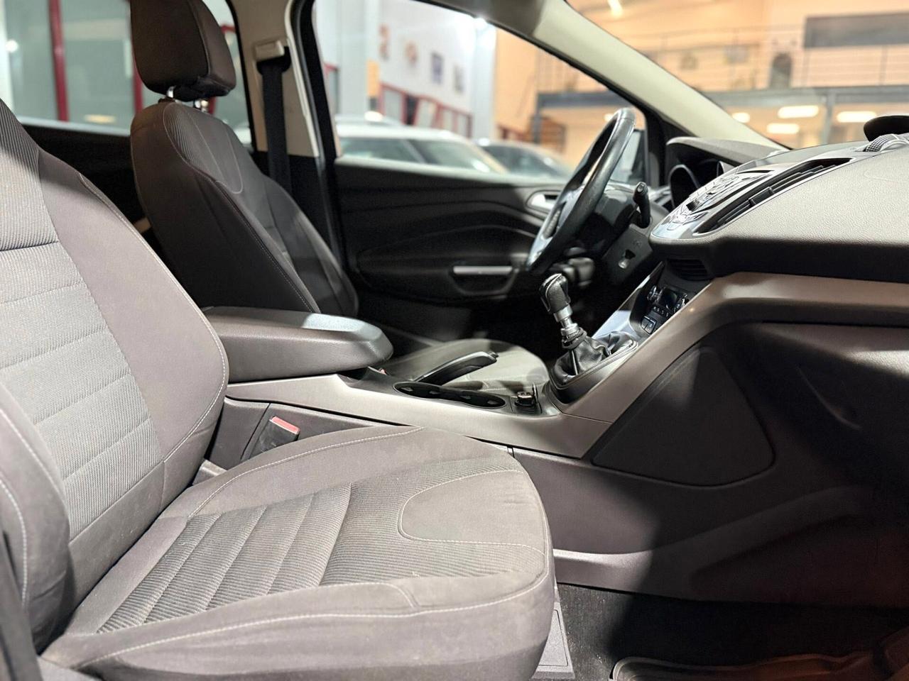 Ford Kuga 2.0 Tdci 140cv4WD Titanium 2013