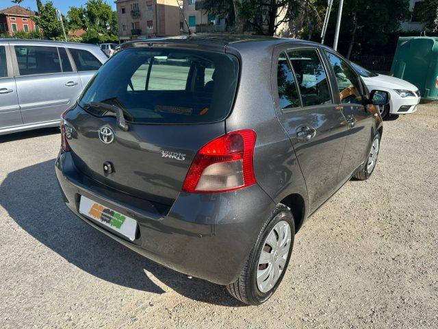 TOYOTA Yaris 1.3 5 porte Sol