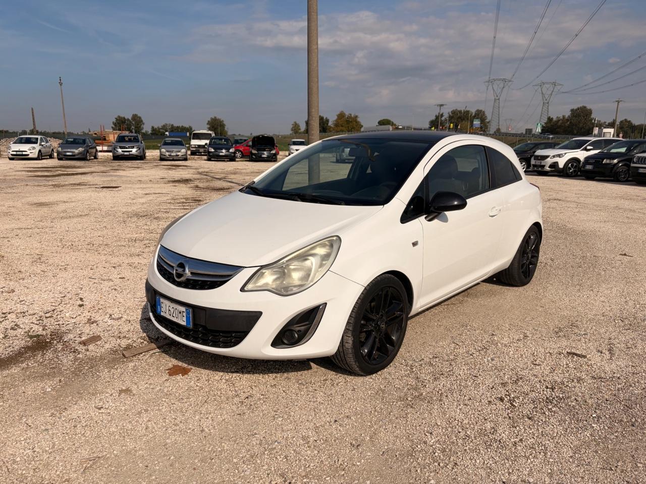 Opel Corsa 1.2 3 porte b-color