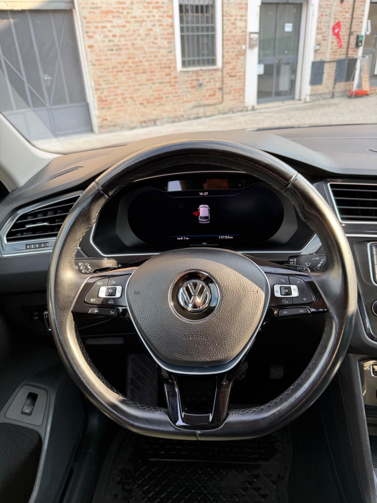 Volkswagen Tiguan 2.0 TDI SCR DSG Executive BlueMotion Technology