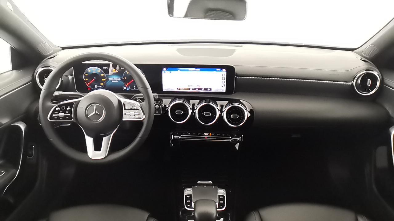 Mercedes-Benz CLA Coupe - C118 - CLA Coupe 180 d Sport auto