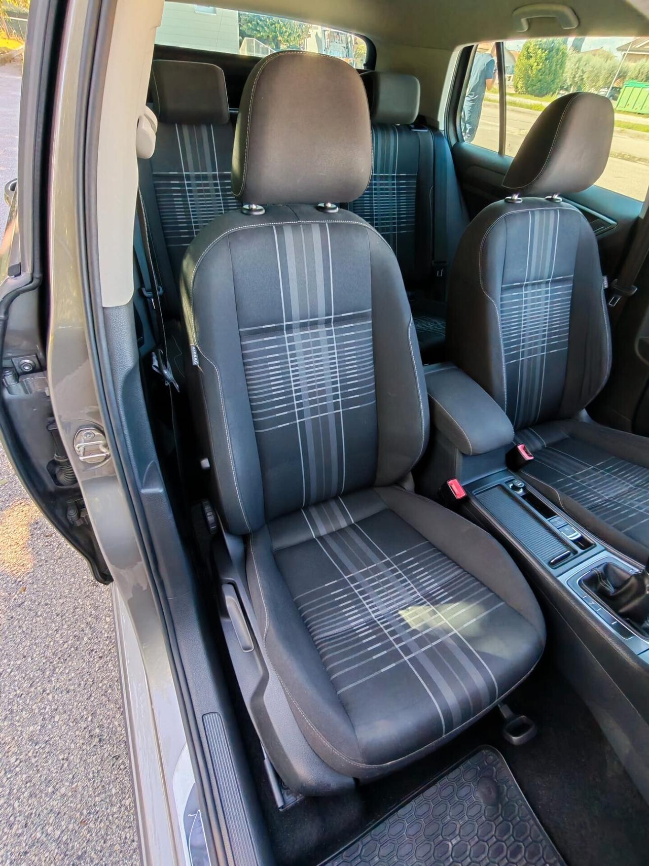 Volkswagen Golf 1.6 TDI 110 CV 5p. Executive R-Line