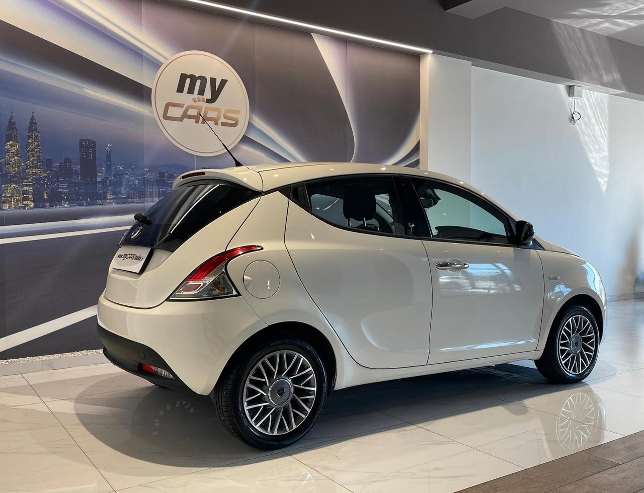 Lancia Ypsilon 1.3 MJT 16V 95 CV 5 porte S&S Silver