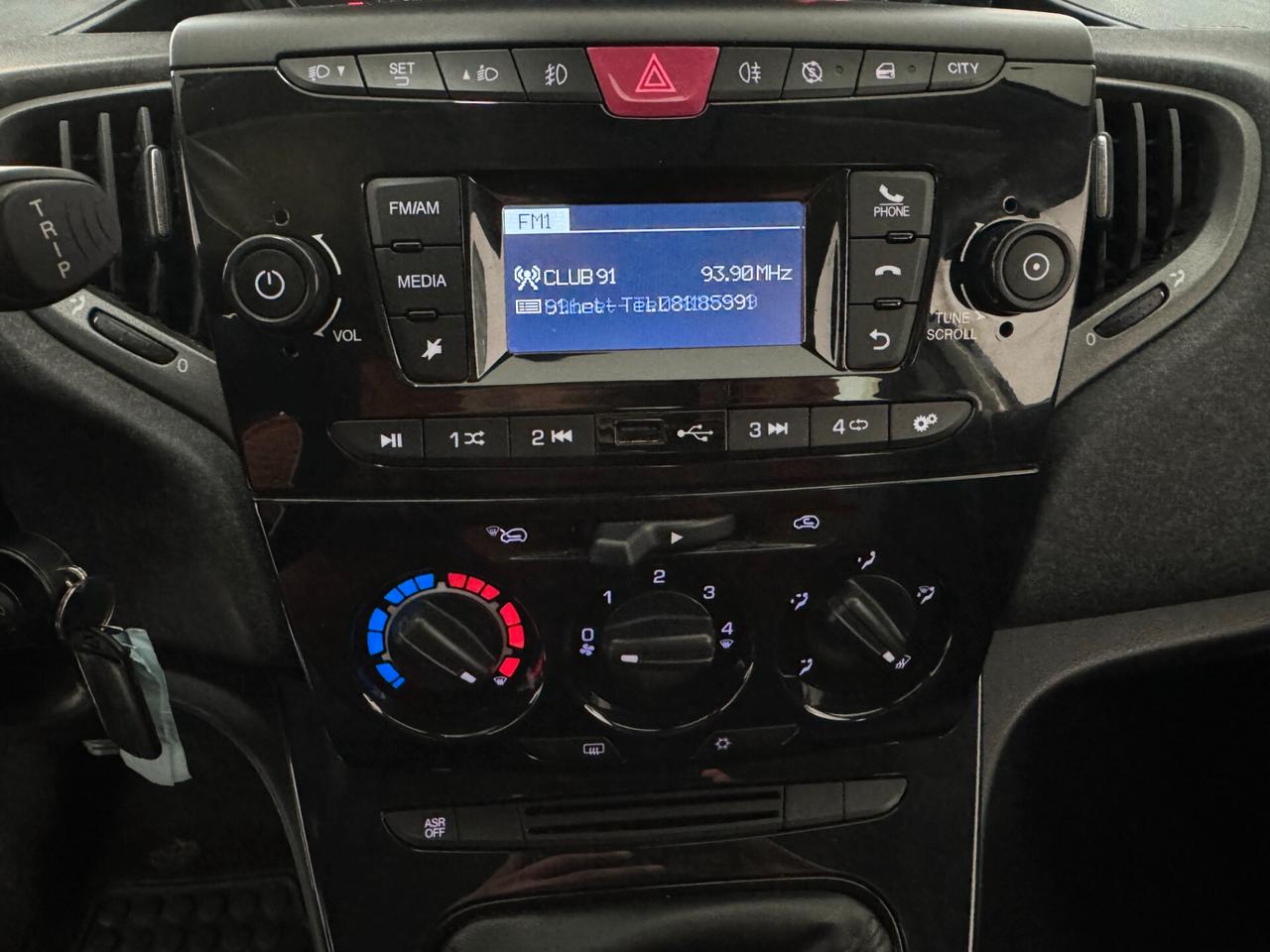 Lancia Ypsilon 1.2 69 CV 5 porte Elefantino Blu