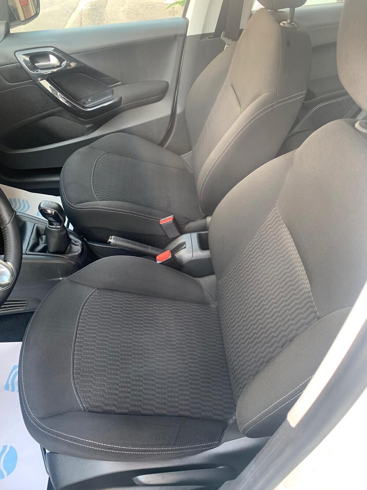 Peugeot 208 PureTech 82 5 porte Allure