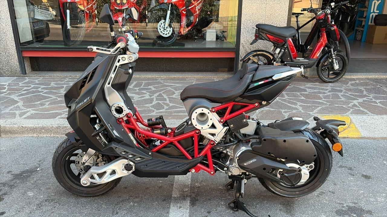 Italjet Dragster 125 DEMO a KM0 a Euro 3900 - nero/grigio