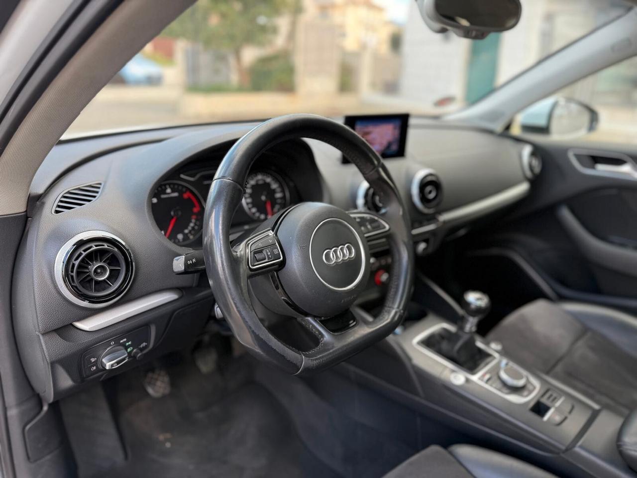 Audi A3 SPB 1.6 TDI 110 CV , S LINE ,TETTO, MATRIX , FULL