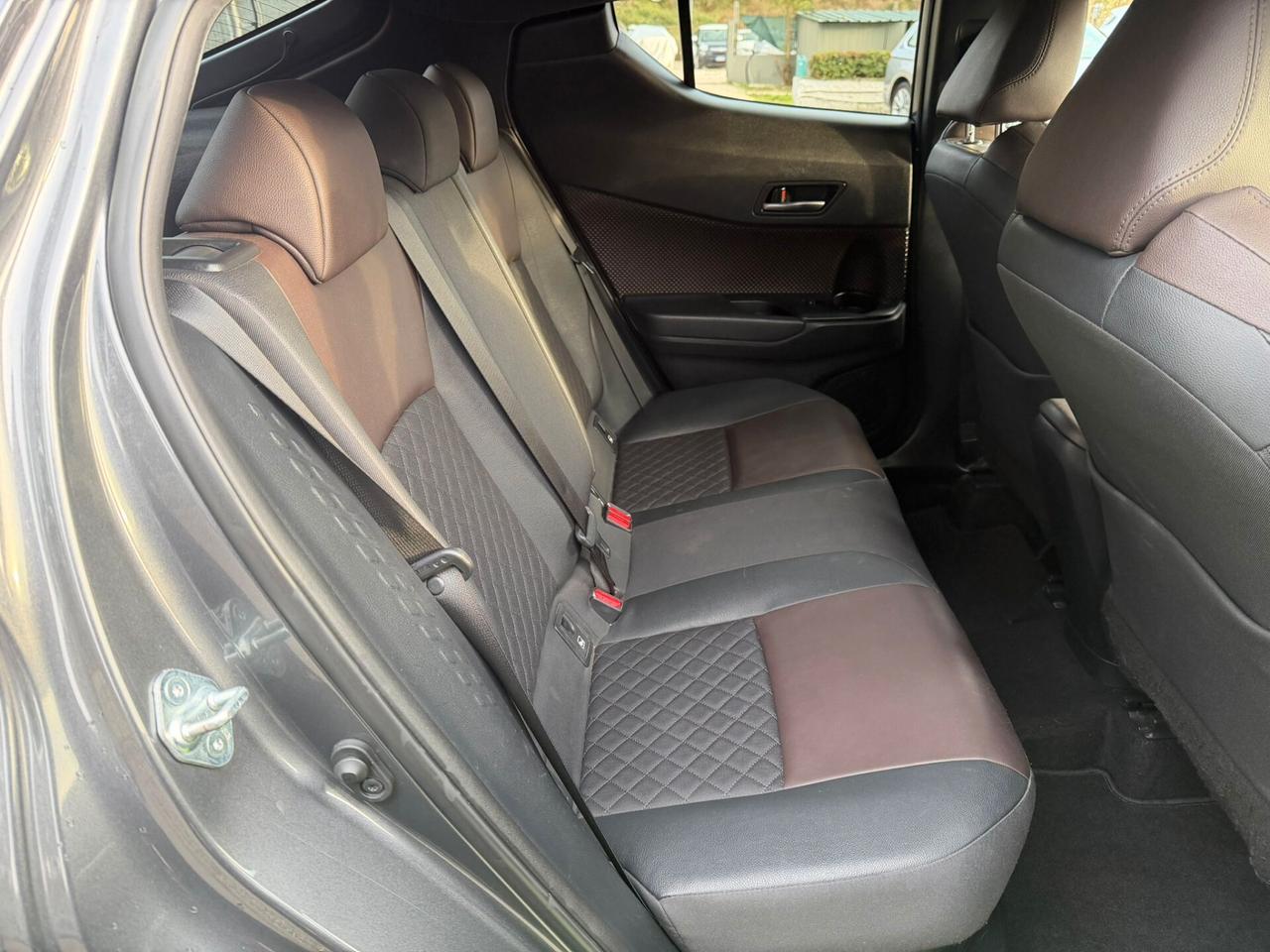 Toyota C-HR 1.8 Hybrid E-CVT Style+