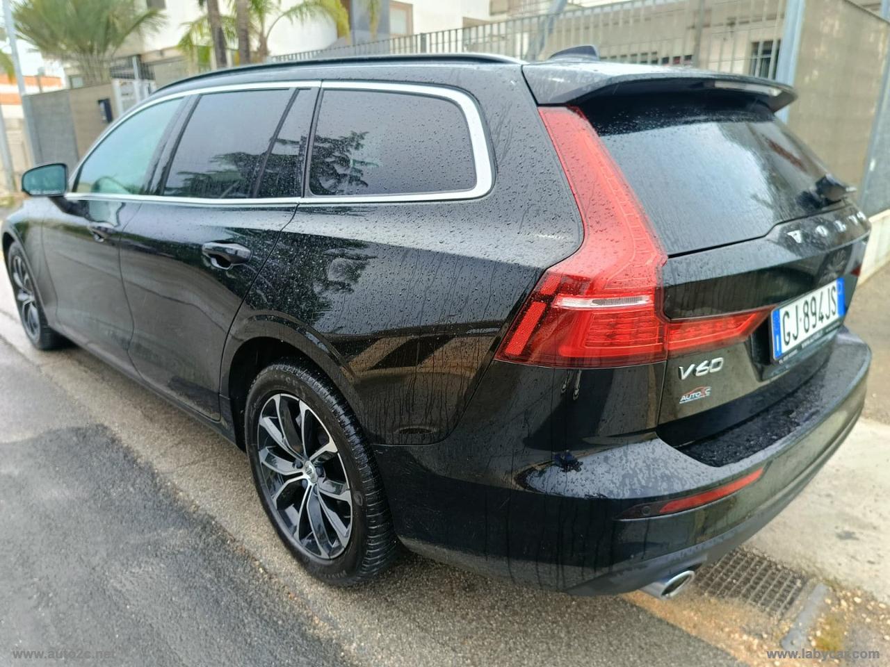 VOLVO V60 B4