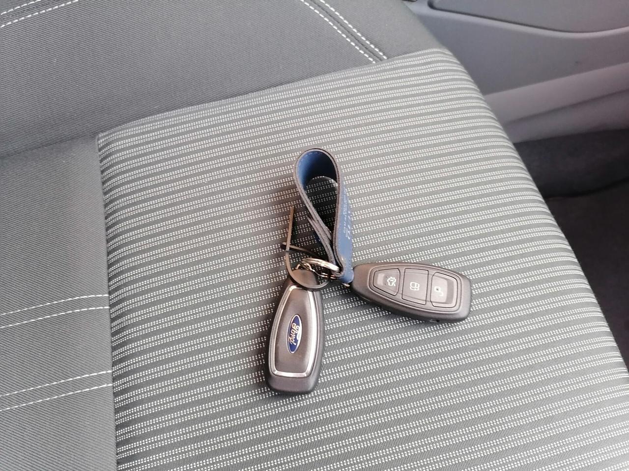 Ford C-Max 1.6 tdci 115cv TITANIUM 2015
