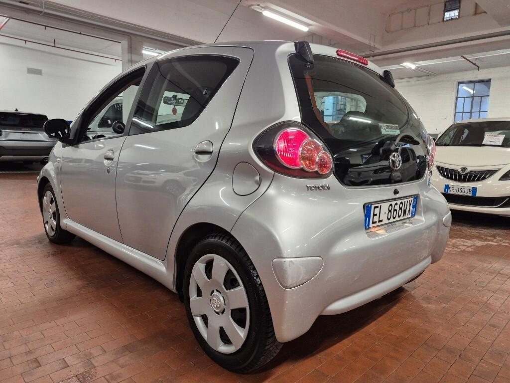 Toyota Aygo 1.0 12V VVT-i 5 porte Now Connect