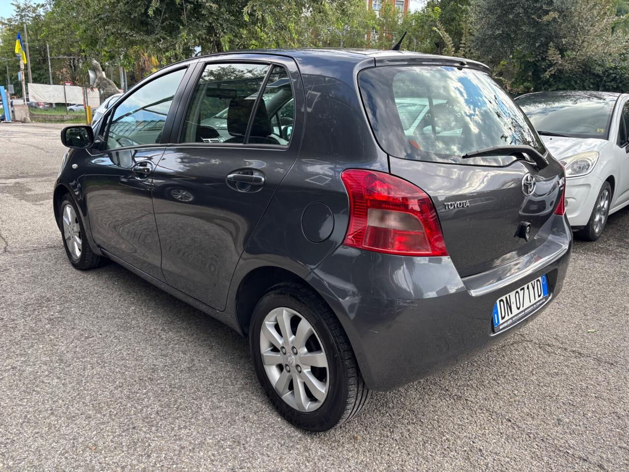 Toyota Yaris 1.3 5 porte Navi OK Neopatentati